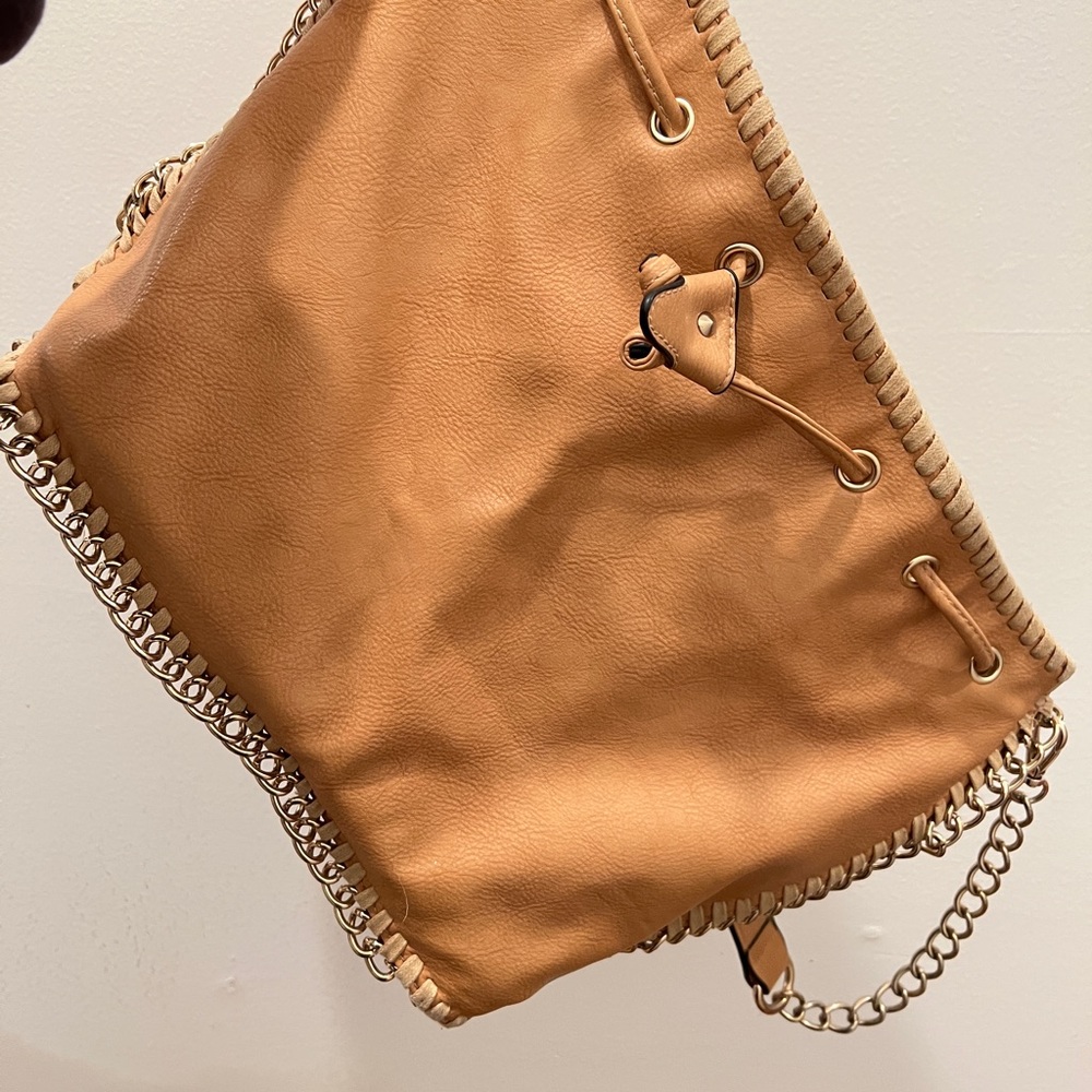 Light brown bucket bag